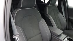 2025 (74) VOLVO XC40 2.0 B4P Plus Dark 5dr Auto 4557412