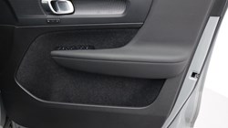 2025 (74) VOLVO XC40 2.0 B4P Plus Dark 5dr Auto 4557405