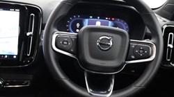 2025 (74) VOLVO XC40 2.0 B4P Plus Dark 5dr Auto 4557424
