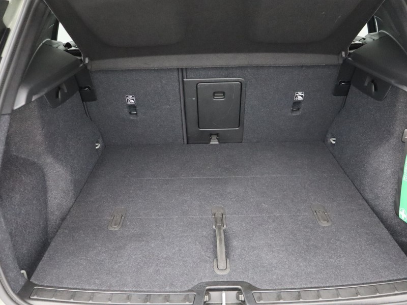 2025 (74) VOLVO XC40 2.0 B4P Ultra Dark 5dr Auto 4578173