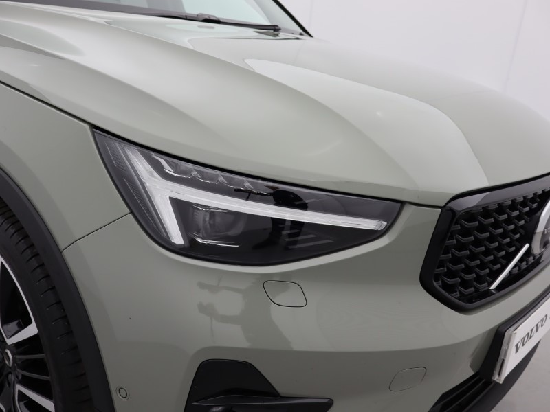 2025 (74) VOLVO XC40 2.0 B4P Ultra Dark 5dr Auto 4578164