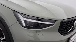2025 (74) VOLVO XC40 2.0 B4P Ultra Dark 5dr Auto 4578164
