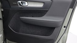2025 (74) VOLVO XC40 2.0 B4P Ultra Dark 5dr Auto 4578130