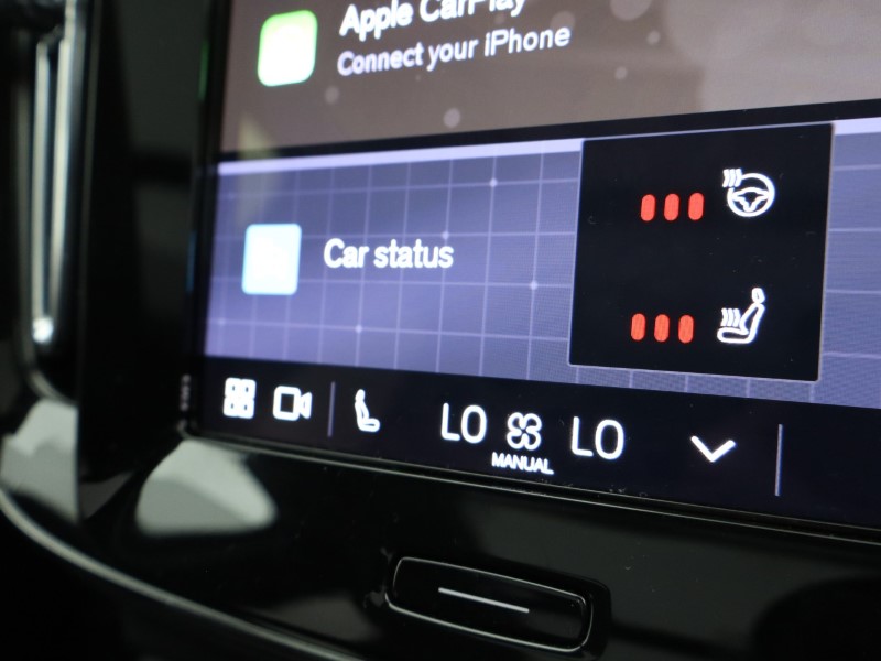 2025 (74) VOLVO XC40 2.0 B4P Ultra Dark 5dr Auto 4578157