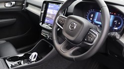 2025 (74) VOLVO XC40 2.0 B4P Ultra Dark 5dr Auto 4578139