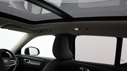 2025 (74) VOLVO XC40 2.0 B4P Ultra Dark 5dr Auto 4578143