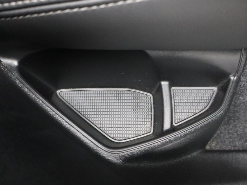 2025 (74) VOLVO XC40 2.0 B4P Ultra Dark 5dr Auto 4578147