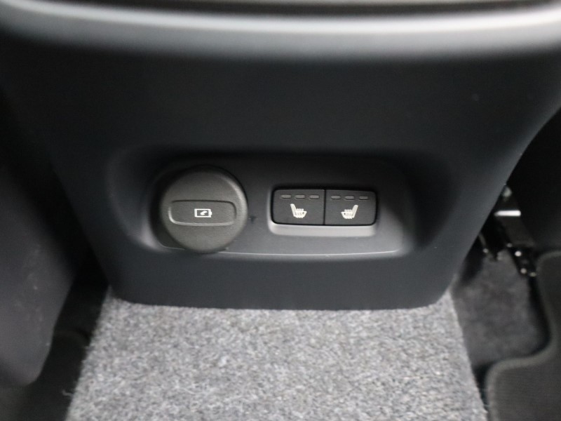 2025 (74) VOLVO XC40 2.0 B4P Ultra Dark 5dr Auto 4578149