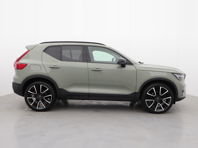 2025 (74) VOLVO XC40 2.0 B4P Ultra Dark 5dr Auto 4578123