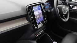 2025 (74) VOLVO XC40 2.0 B4P Ultra Dark 5dr Auto 4578142