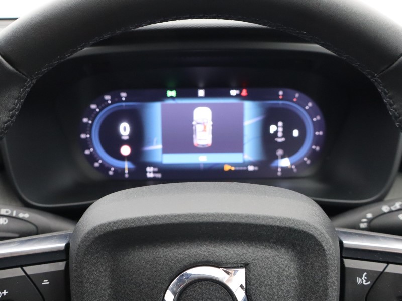 2025 (74) VOLVO XC40 2.0 B4P Ultra Dark 5dr Auto 4578152