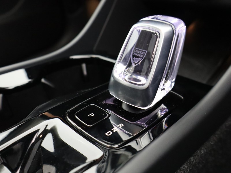 2025 (74) VOLVO XC40 2.0 B4P Ultra Dark 5dr Auto 4578160