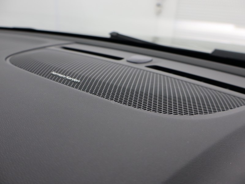 2025 (74) VOLVO XC40 2.0 B4P Ultra Dark 5dr Auto 4578163