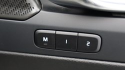 2025 (74) VOLVO XC40 2.0 B4P Ultra Dark 5dr Auto 4578134