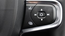 2025 (74) VOLVO XC40 2.0 B4P Ultra Dark 5dr Auto 4578151