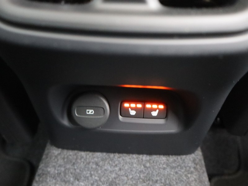 2025 (75) VOLVO XC40 2.0 B3P Plus Dark 5dr Auto*VAT QUALIFYING* 4666417