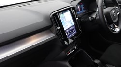 2025 (75) VOLVO XC40 2.0 B3P Plus Dark 5dr Auto*VAT QUALIFYING* 4666412