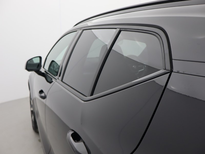 2025 (75) VOLVO XC40 2.0 B3P Plus Dark 5dr Auto*VAT QUALIFYING* 4666447