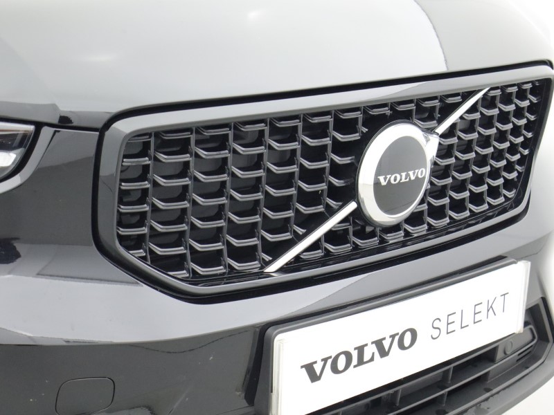 2025 (75) VOLVO XC40 2.0 B3P Plus Dark 5dr Auto*VAT QUALIFYING* 4666436
