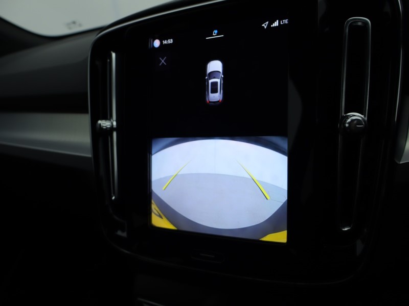 2025 (75) VOLVO XC40 2.0 B3P Plus Dark 5dr Auto*VAT QUALIFYING* 4666424