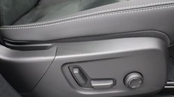 2025 (75) VOLVO XC40 2.0 B3P Plus Dark 5dr Auto*VAT QUALIFYING* 4666406