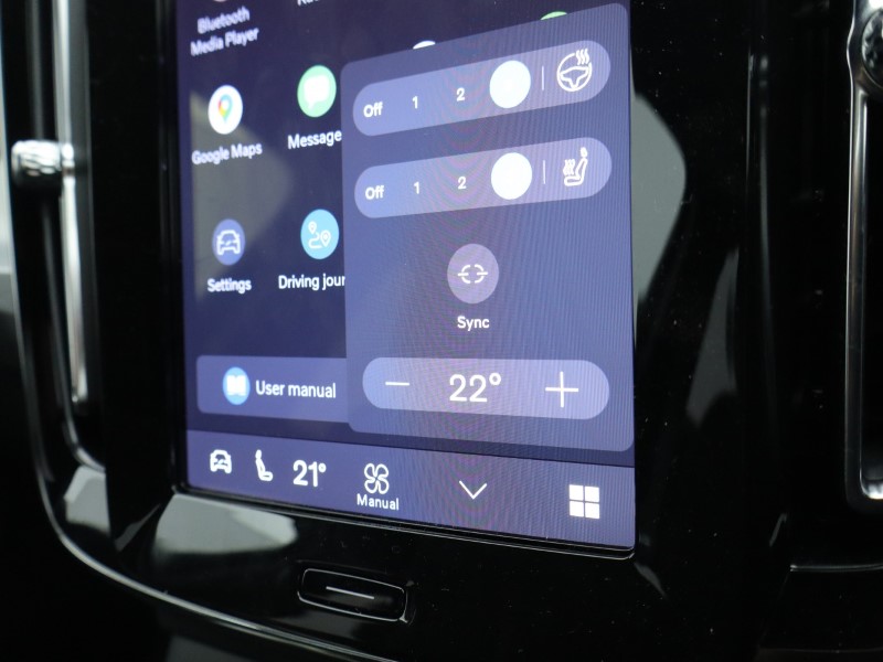 2025 (75) VOLVO XC40 2.0 B3P Plus Dark 5dr Auto*VAT QUALIFYING* 4666428