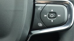 2025 (75) VOLVO XC40 2.0 B3P Plus Dark 5dr Auto*VAT QUALIFYING* 4666421