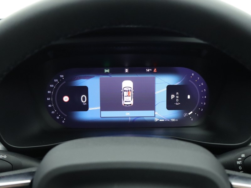 2025 (75) VOLVO XC40 2.0 B3P Plus Dark 5dr Auto*VAT QUALIFYING* 4666422