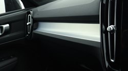2025 (75) VOLVO XC40 2.0 B3P Plus Dark 5dr Auto*VAT QUALIFYING* 4666434