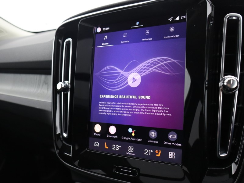 2025 (75) VOLVO XC40 2.0 B3P Ultra Dark 5dr Auto 4794419