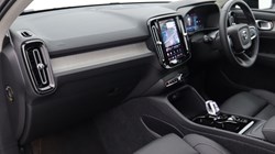 2025 (75) VOLVO XC40 2.0 B3P Ultra Dark 5dr Auto 4794398