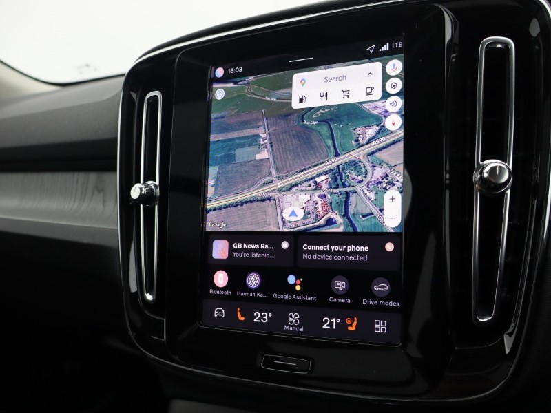 2025 (75) VOLVO XC40 2.0 B3P Ultra Dark 5dr Auto 4794414