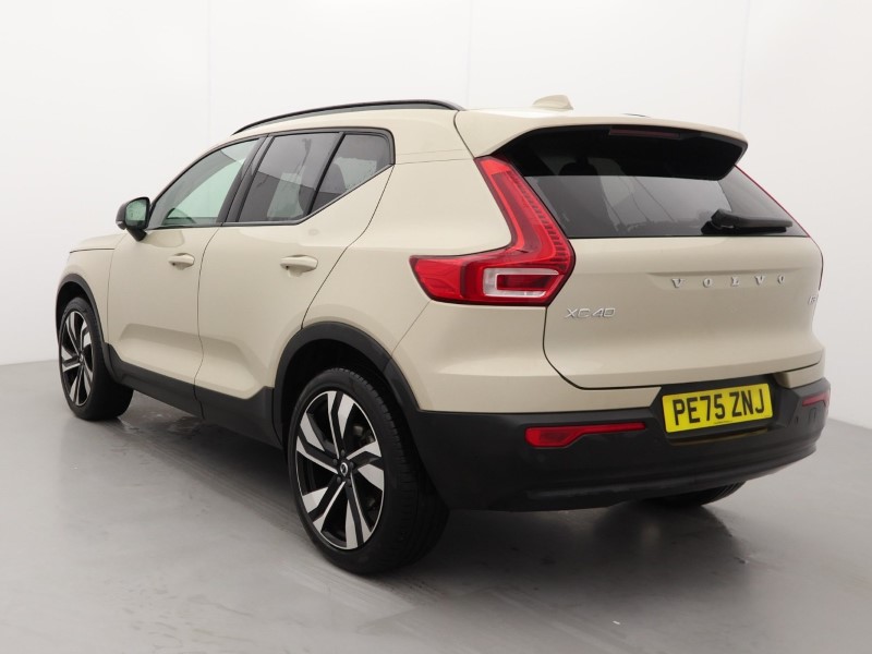 2025 (75) VOLVO XC40 2.0 B3P Ultra Dark 5dr Auto 4953770