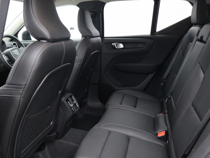 2025 (75) VOLVO XC40 2.0 B3P Ultra Dark 5dr Auto 4794386