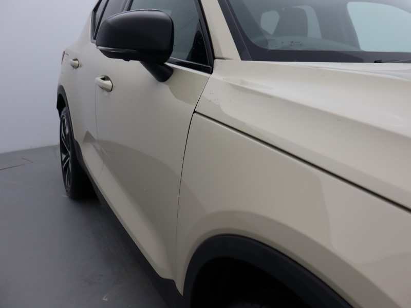 2025 (75) VOLVO XC40 2.0 B3P Ultra Dark 5dr Auto 4953760