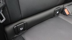 2025 (75) VOLVO XC40 2.0 B3P Ultra Dark 5dr Auto 4794405