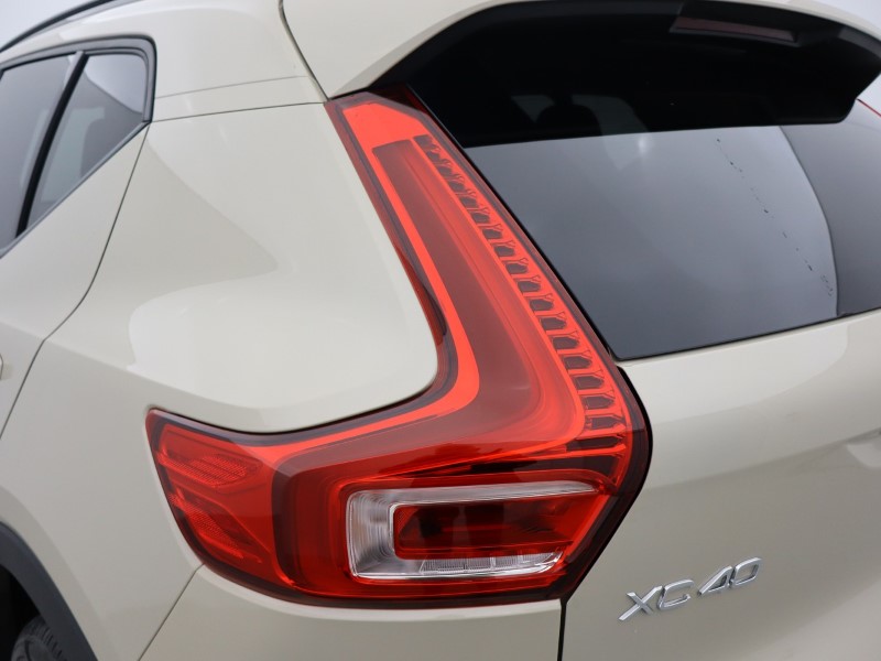 2025 (75) VOLVO XC40 2.0 B3P Ultra Dark 5dr Auto 4794371