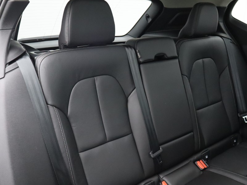 2025 (75) VOLVO XC40 2.0 B3P Ultra Dark 5dr Auto 4794406