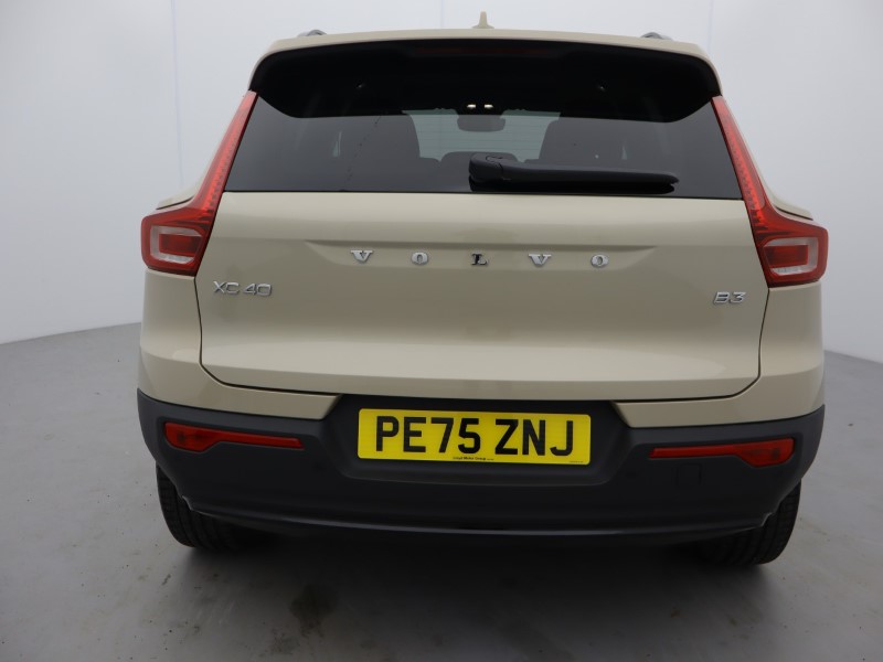 2025 (75) VOLVO XC40 2.0 B3P Ultra Dark 5dr Auto 4794370