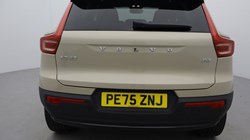 2025 (75) VOLVO XC40 2.0 B3P Ultra Dark 5dr Auto 4794370