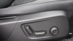 2025 (75) VOLVO XC40 2.0 B3P Ultra Dark 5dr Auto 4794393