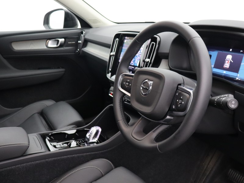 2025 (75) VOLVO XC40 2.0 B3P Ultra Dark 5dr Auto 4794396