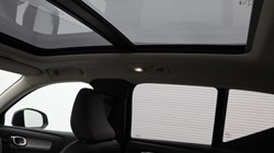 2025 (75) VOLVO XC40 2.0 B3P Ultra Dark 5dr Auto 4794400