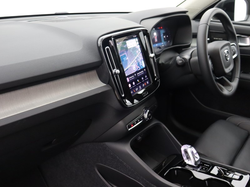 2025 (75) VOLVO XC40 2.0 B3P Ultra Dark 5dr Auto 4794399