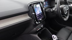 2025 (75) VOLVO XC40 2.0 B3P Ultra Dark 5dr Auto 4794399