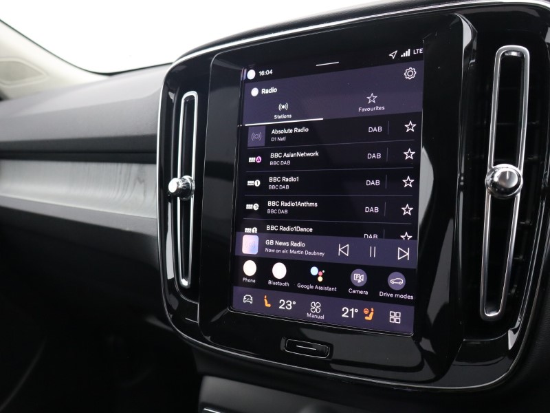 2025 (75) VOLVO XC40 2.0 B3P Ultra Dark 5dr Auto 4794416