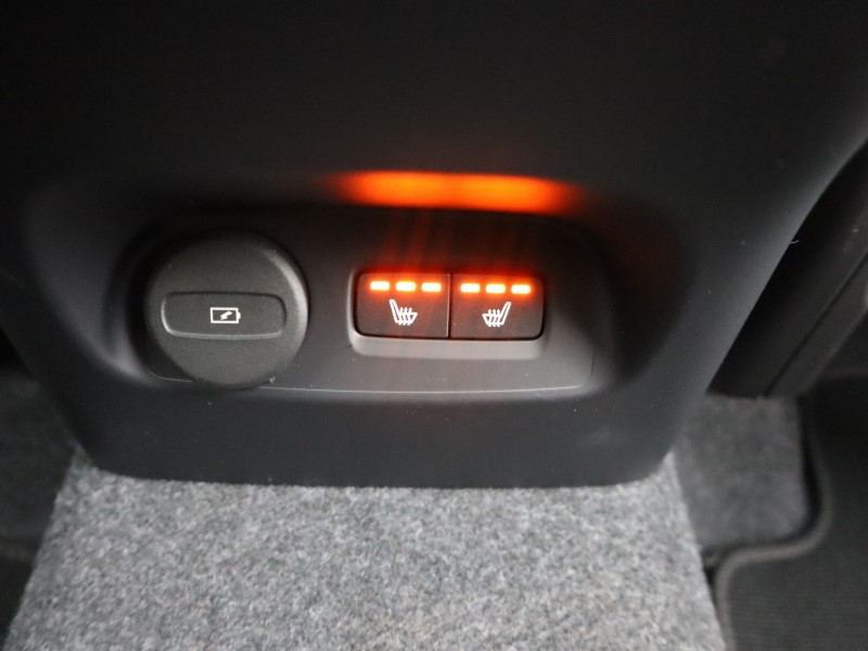 2025 (75) VOLVO XC40 2.0 B3P Ultra Dark 5dr Auto 4794408