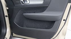 2025 (75) VOLVO XC40 2.0 B3P Ultra Dark 5dr Auto 4794387