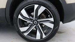 2025 (75) VOLVO XC40 2.0 B3P Ultra Dark 5dr Auto 4794365