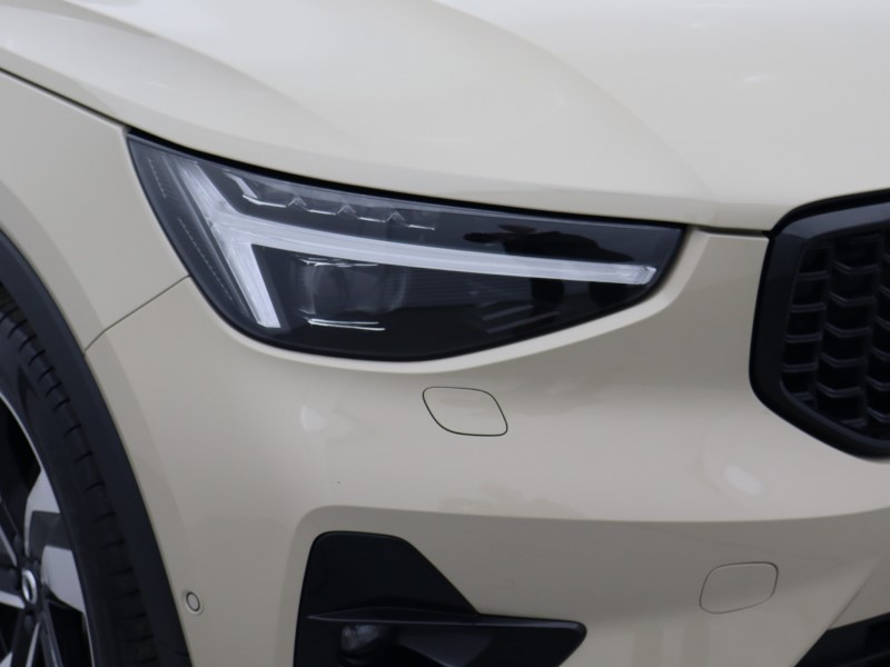 2025 (75) VOLVO XC40 2.0 B3P Ultra Dark 5dr Auto 4794378